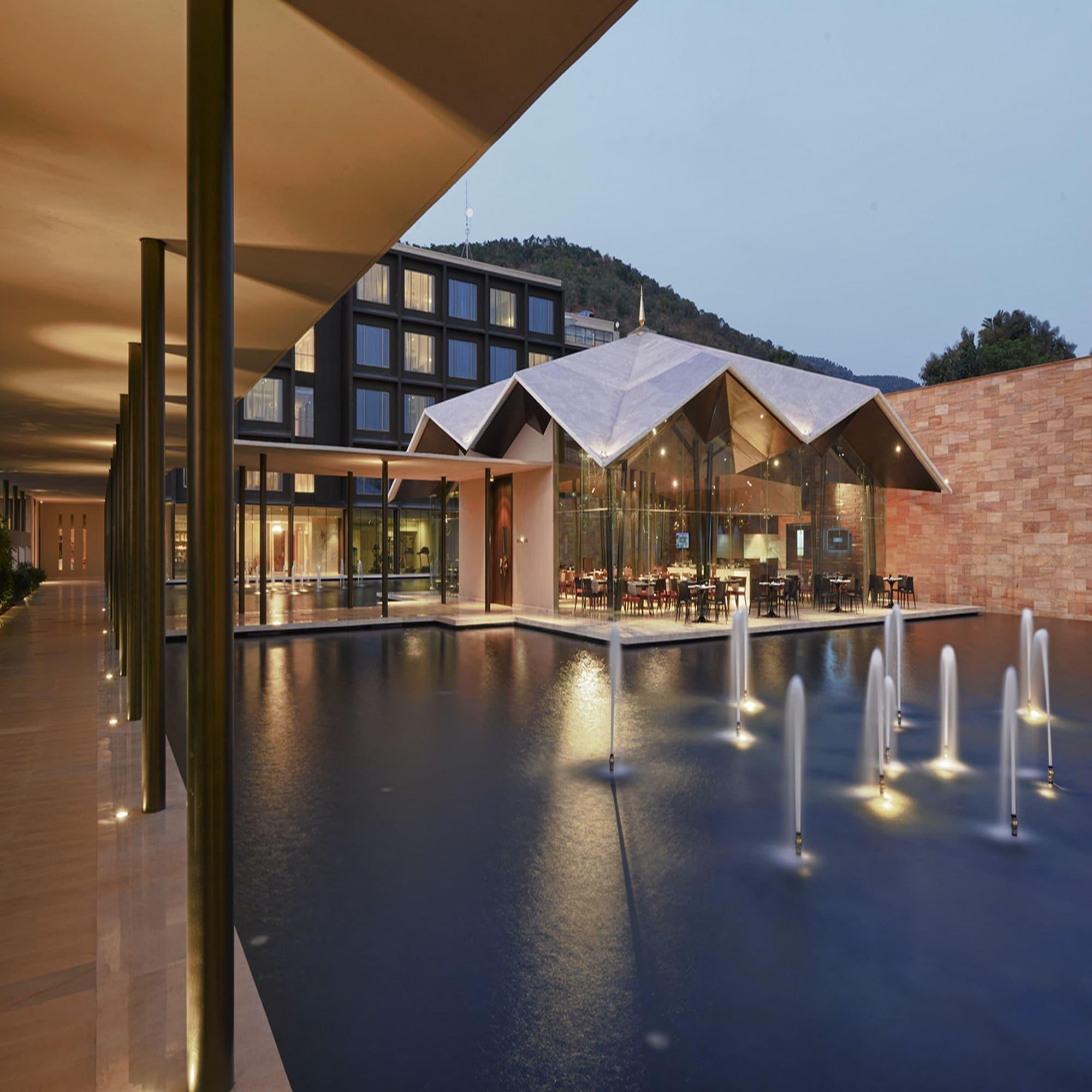 Marasa Sarovar Premiere Tirupati Ngoại thất bức ảnh The resort's lobby