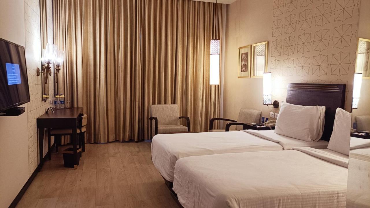 Marasa Sarovar Premiere Tirupati Ngoại thất bức ảnh A room at the Taj Bengal