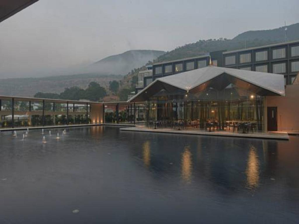Marasa Sarovar Premiere Tirupati Ngoại thất bức ảnh The Park, Hyderabad