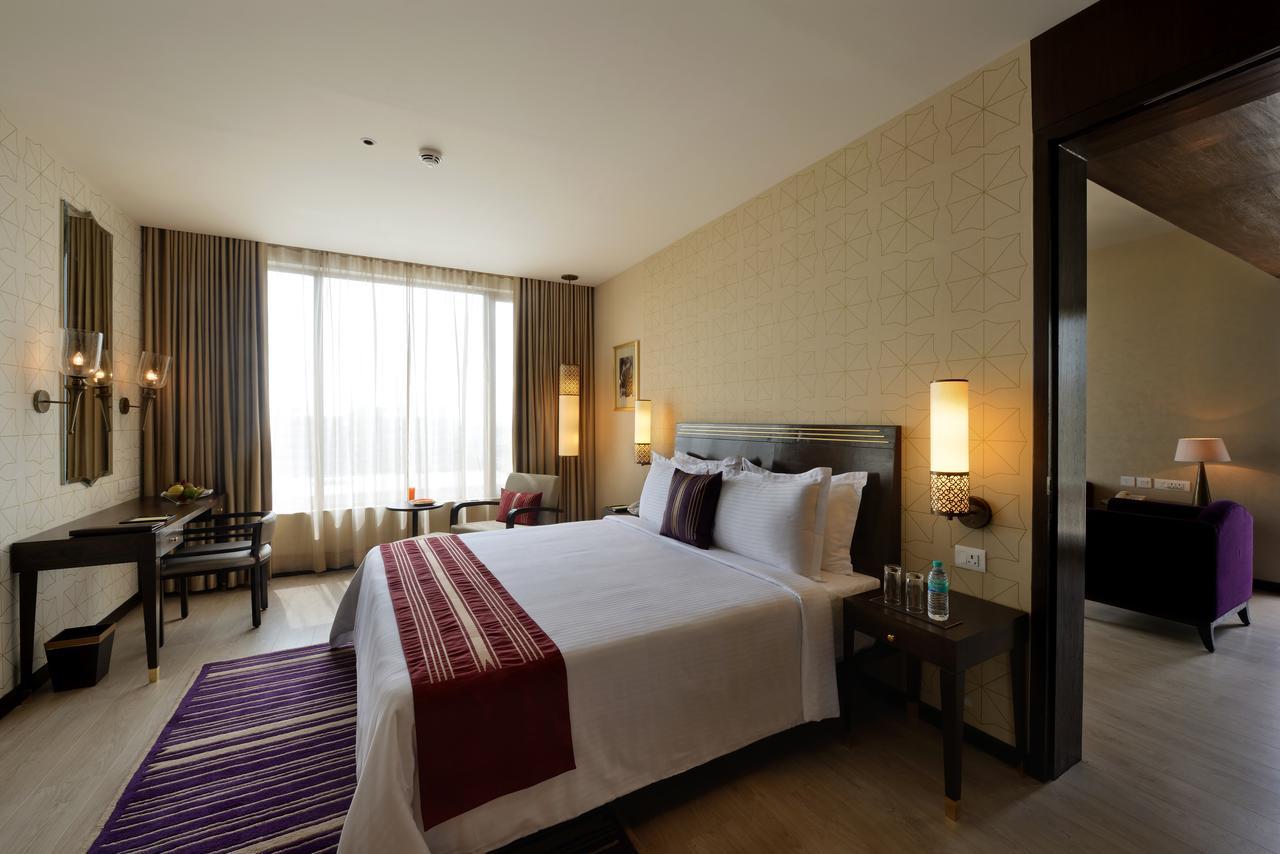 Marasa Sarovar Premiere Tirupati Phòng bức ảnh A room at the Taj Bengal