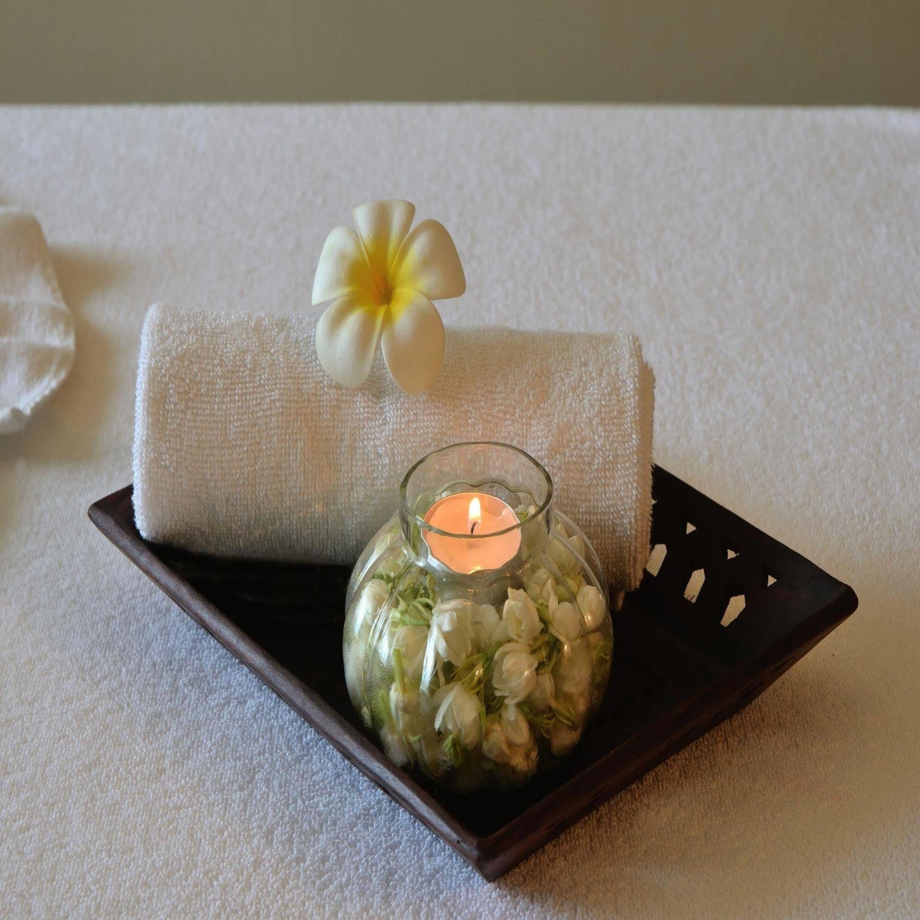 Marasa Sarovar Premiere Tirupati Ngoại thất bức ảnh Plumeria spa