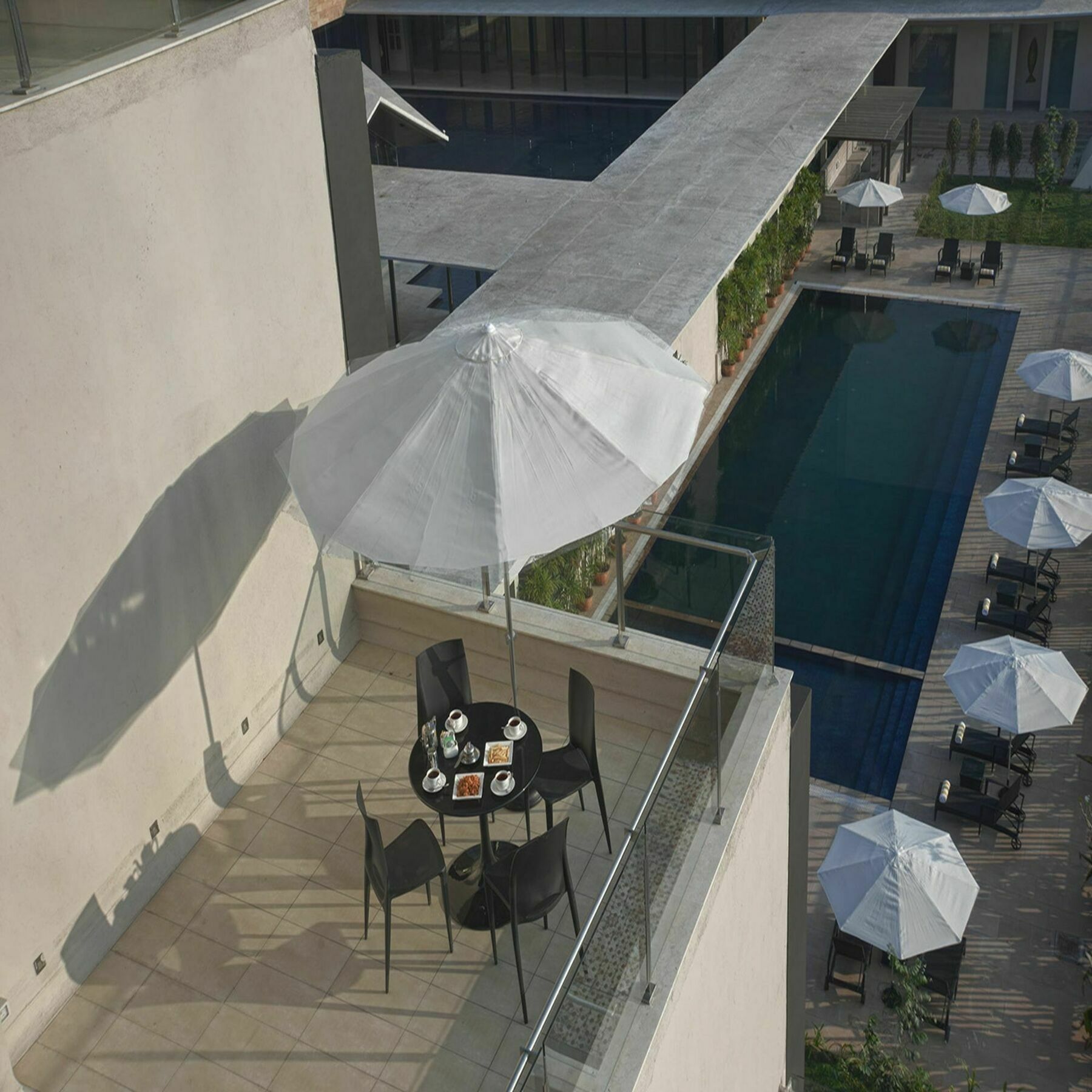 Marasa Sarovar Premiere Tirupati Ngoại thất bức ảnh The swimming pool at the hotel